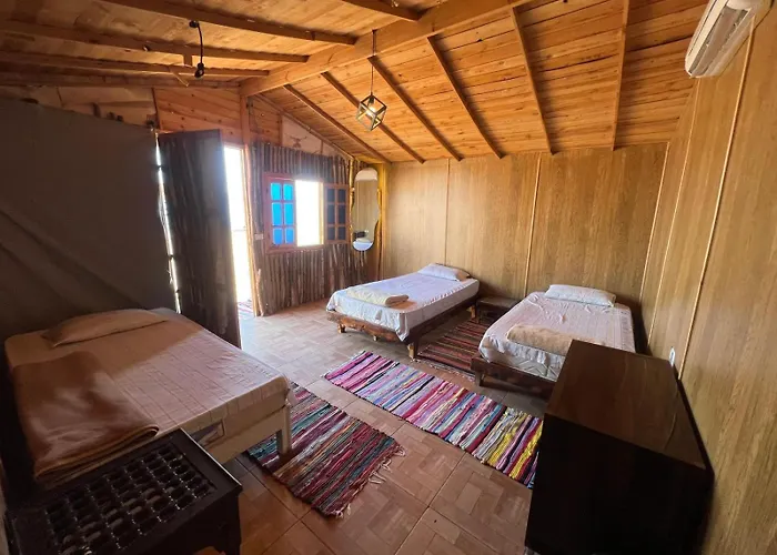 Anne Hotel 4*